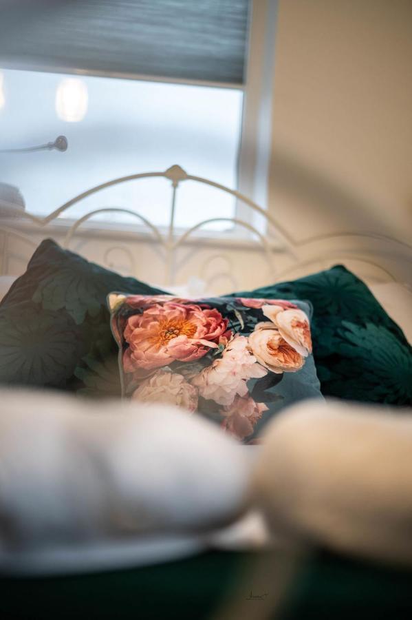 Air Host And Stay - Apartment 5 Broadhurst Court Sleeps 6 Minutes From Town Centre สต็อกพอร์ต ภายนอก รูปภาพ